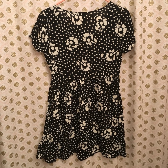 🔴x3/$15 FOREVER 21 BLACK/ WHITE FLORAL DRESS,SZ S - Picture 4 of 8